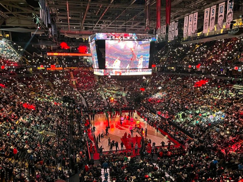 Toronto: Toronto Raptors NBA Game Ticket at Scotiabank Arena - Arriving at Scotiabank Arena With a Mobile Ticket