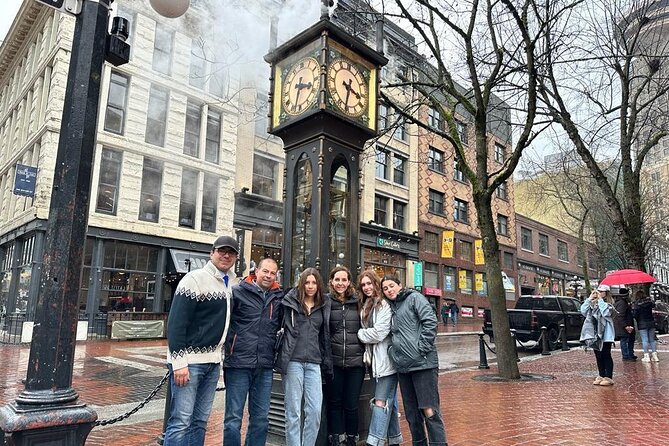 Vancouver and North Shore Grand City Tour with your luggage - Downtown Vancouver: Chinatown, Gastown, and the waterfront