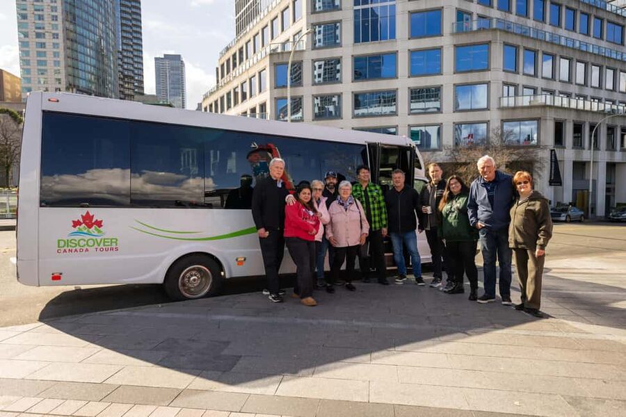 Vancouver: City Highlights & Vancouver Lookout Tour - Why this five-and-a-half-hour tour works