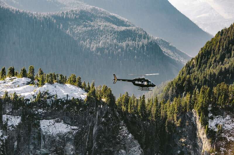 Vancouver: Coastal Mountain Landing Helicopter Tour - From Pitt Meadows Airport toward the Coast Mountains