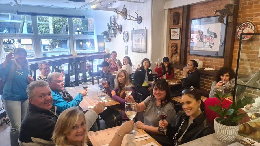 Vancouver: Gastown Historical Walking Food Tour - The drinks add real value