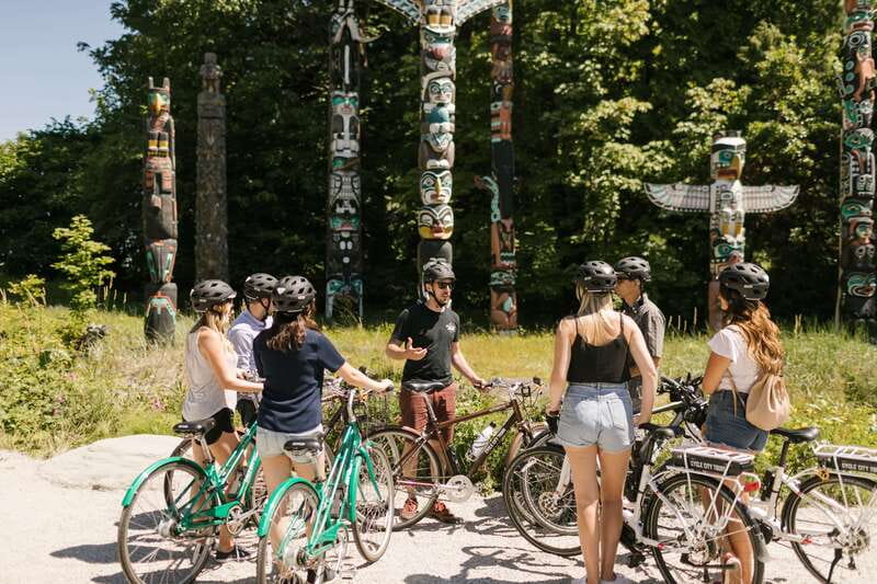 Vancouver: Guided Bike Tour - Granville Island and a 45-minute lunch break