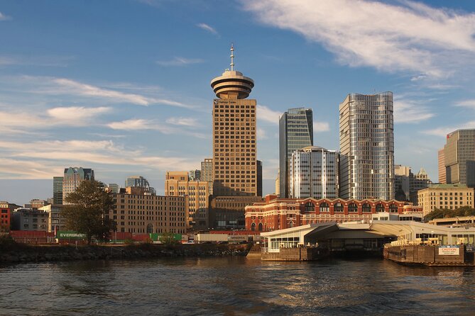 Vancouver Lookout Admission Ticket - Reaching the Vancouver Lookout at Harbour Centre