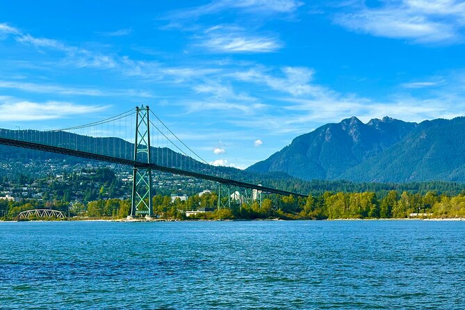 Vancouver Sightseeing Boat Cruise with Live Tour Guide - Crew, comfort, and the onboard setup