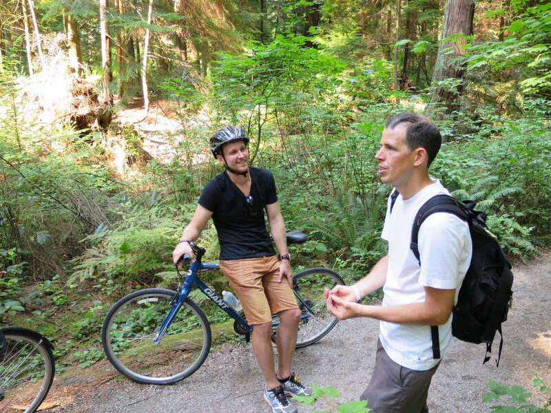 Vancouver: Stanley Park & Downtown Bike Tour - Riding the Seawall Into Stanley Park