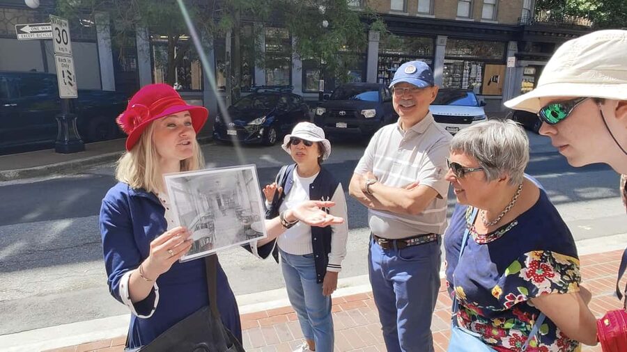 Vancouver: The Forbidden Vancouver Tour - Why the guide makes or breaks the walk