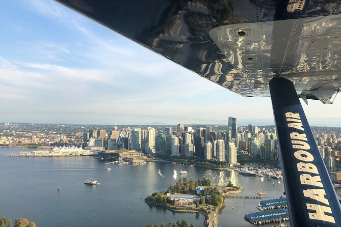 Vancouver-Victoria Day Trip by Seaplane + Whale Watching by Boat - The return flight and the day’s tightest moment