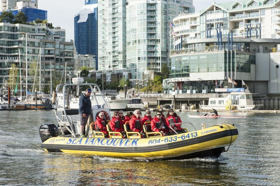 Vancouver: Waterfront Sightseeing Tour - City and Harbour - English Bay and the ride back to the harbour