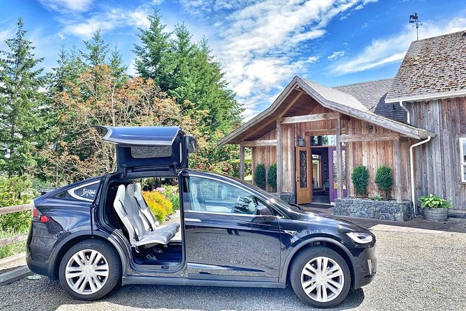 Victoria Boutique Winery Tour - A half-day of Saanich drinks from Victoria