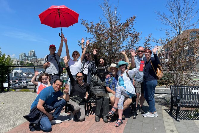 Victoria City Highlights 3 Hour Walking Tour | Grauity-Based - Thunderbird Park and the city’s Indigenous story