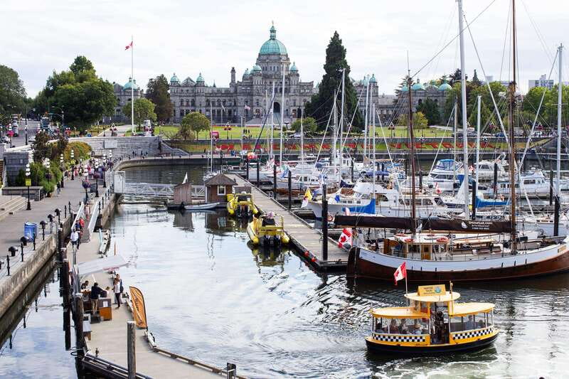 Victoria: City Highlights and Butchart Gardens Tour - What This Four-Hour Tour Actually Feels Like