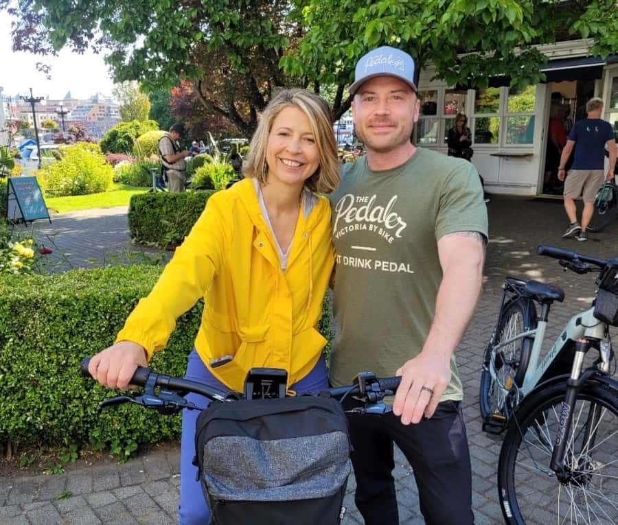 Victoria City Highlights Bike Tour - Castle Hoods & Legends - Why a bicycle is a smart way to see Victoria