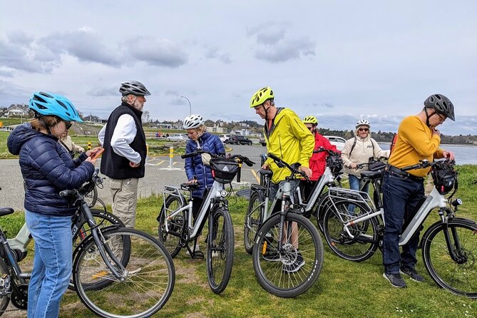 Victoria City Highlights E-Bike Tour - Hoods & Legends - Government House and Rockland’s grand streets