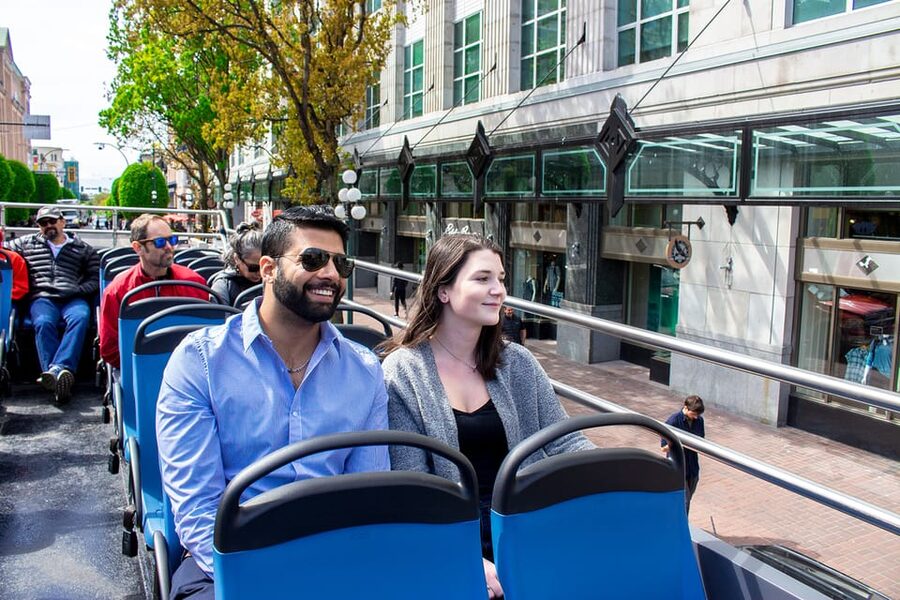 Victoria: Hop-On-Hop-Off Sightseeing Bus Tour - Stops 8 and 9: Ogden Point and Beacon Hill Park