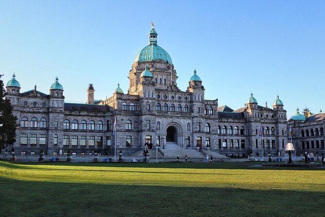 Victoria Scavenger Hunt and City Highlights Walking Tour - Why the flexible two-hour format works