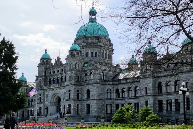 Victoria & The Butchart Gardens:Deluxe City and Garden Experience - Starting at Butchart Gardens