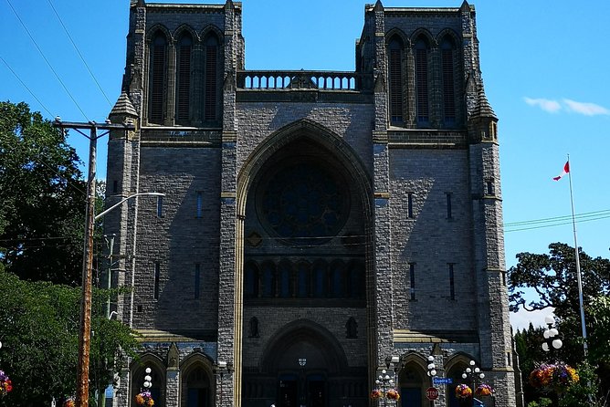 Victoria & The Butchart Gardens:Deluxe City and Garden Experience - Government House, the Parliament Buildings, and the Empress