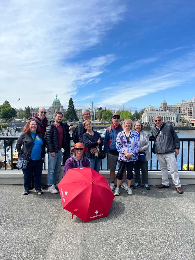 Victoria: Tips-Based City Highlights Walking Tour | 2.5-Hour - Why begin Victoria with a walking tour