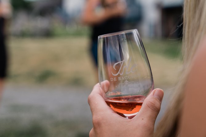 Wine Tasting on Ile d'Orleans - Domaine Sainte-Famille: the quick first taste