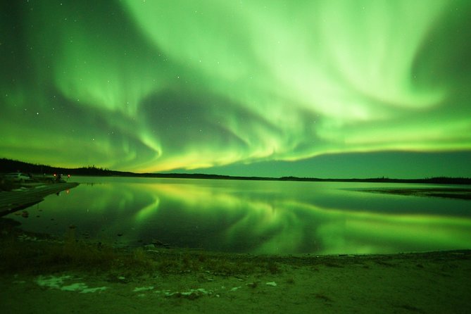 Yellowknife Tours - Aurora by bus - Why a bus is useful for a Yellowknife aurora night