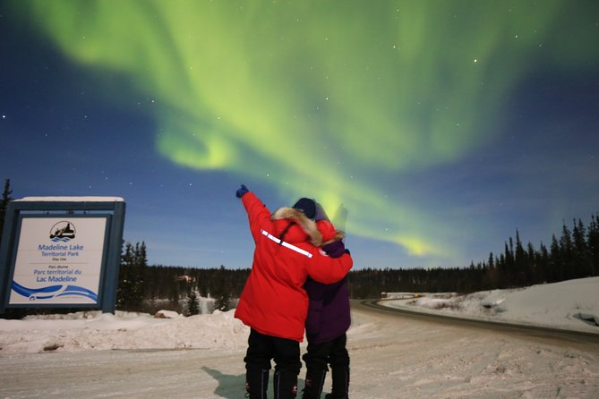 Yellowknife Tours - Aurora by bus - Photos are a major part of the value