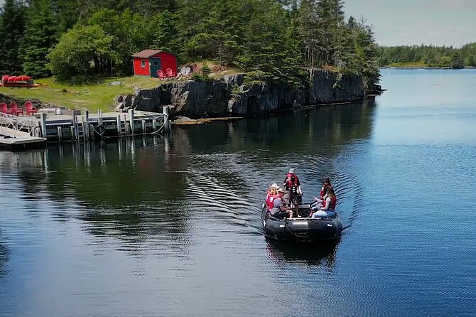 Zodiac Coastal Tour with Naturalist Guide: Lunenburg - Two hours among islands, seals, and seabirds